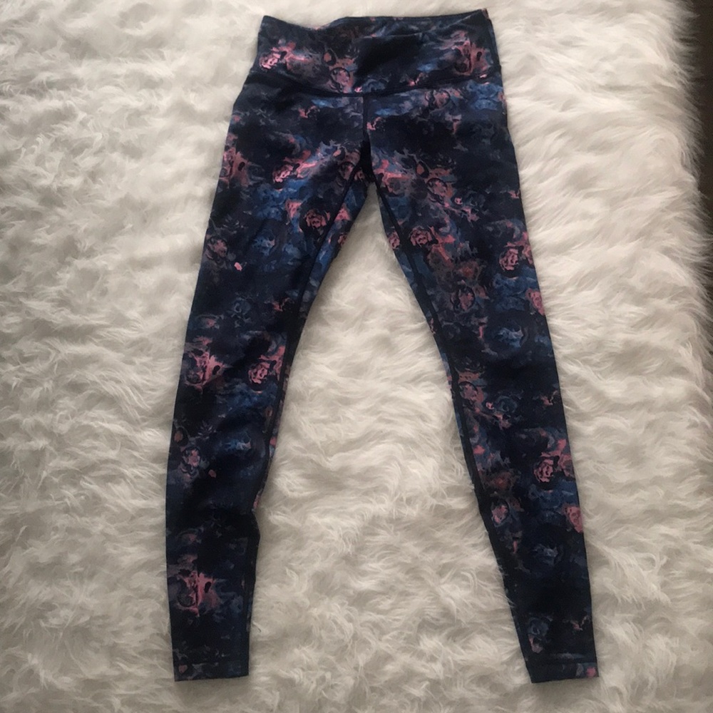 Lululemon Wunder Under size 8
